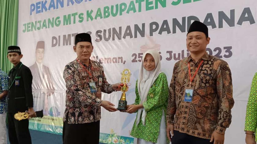 Syahelda Rindu Herfesa Raih Juara 1 Cabang Catur PKM 2023