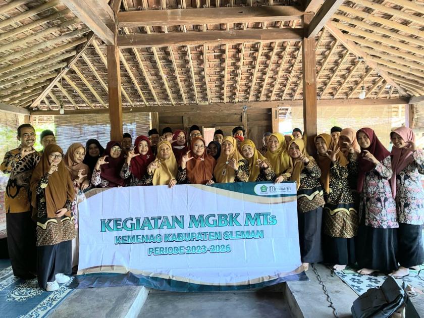 Tingkatkan Mutu Layanan, Dua Guru BK MTs N 3 Sleman Hadiri Pelatihan Media Layanan BK di Forum MGBK