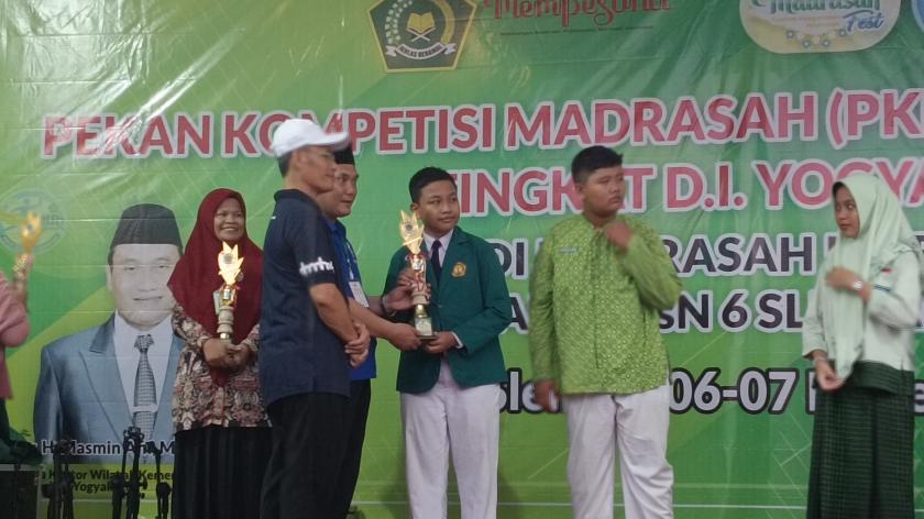 MTsN 3 Sleman Raih Juara 2 Pidato Bahasa Indonesia pada PKM DIY