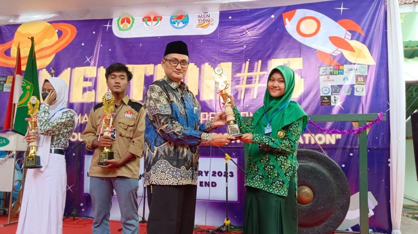 Siswi MTsN 3 Sleman Raih Juara 3 Speech Contest Mention#5