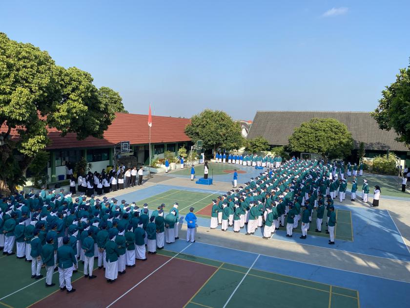 Dian Laila Minta Siswa Tingkatkan Kedisiplinan pada Upacara Bendera MTsN 3 Sleman