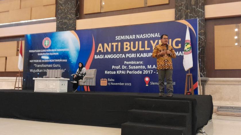 Dua Guru MTs N 3 Sleman Ikuti Seminar Nasional Anti Bullying