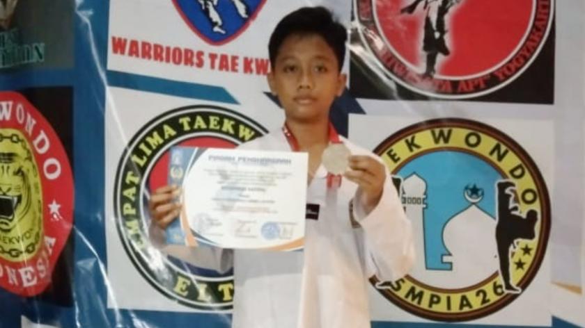 Siswa MTsN 3 Sleman Raih Raih Juara 2 Taekwondo Bupati Cup 2023
