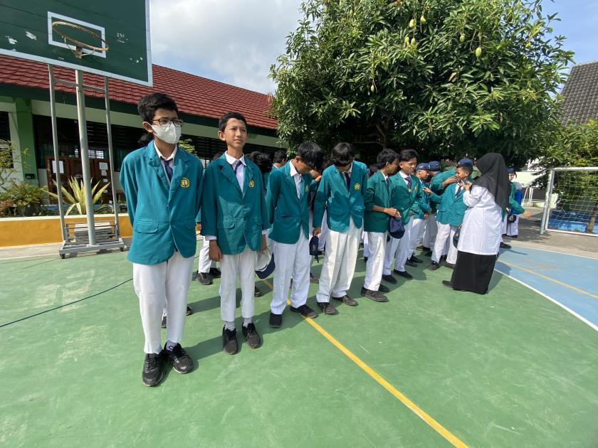 Pembinaan Ketertiban Seragam Siswa di MTs N 3 Sleman