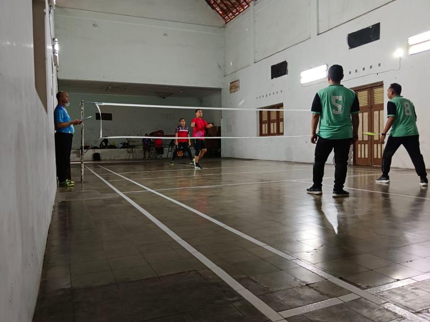 MTsN 3 Sleman Tunduk dari MAN 4 Sleman dalam Ajang Bulu Tangkis Ganda Putra HAB Kemenag Sleman