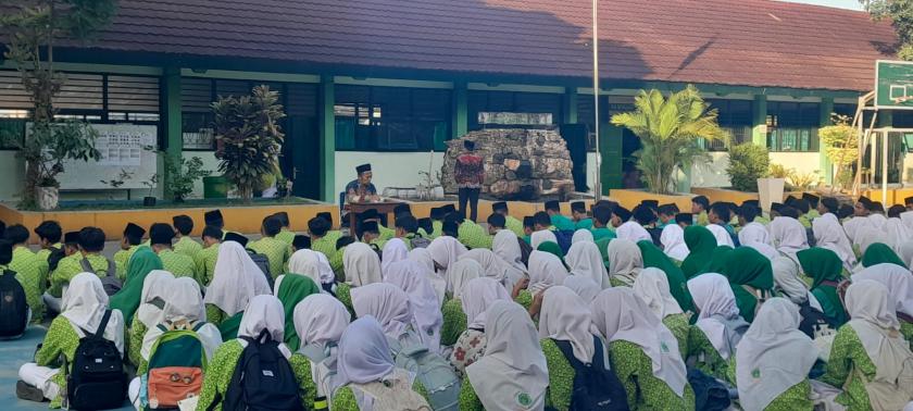 Menanamkan Karakter Religius, Siswa Kelas IX MTs Negeri 3 Sleman Istiqamah dalam Pembiasaan Keagamaan