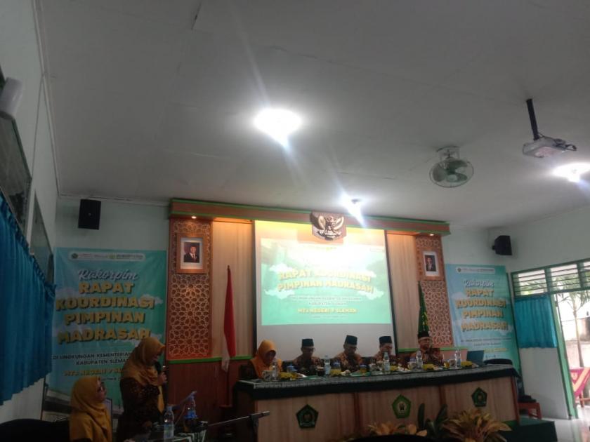 Pimpinan MTs Negeri 3 Sleman Aktif Hadiri Rapat Koordinasi Pimpinan (RAKORPIM)