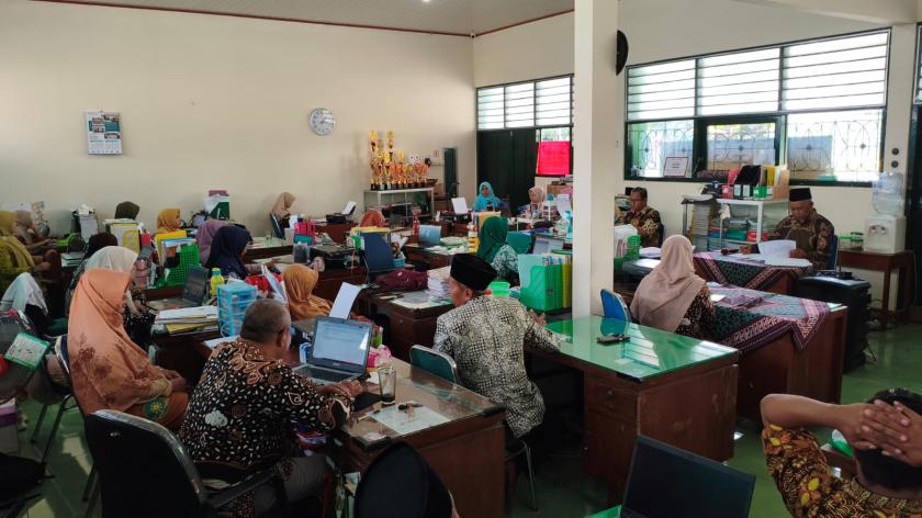 MTsN 3 Sleman Gelar Rapat Persiapan Penilaian Kinerja Kepala Madrasah (PKKM)