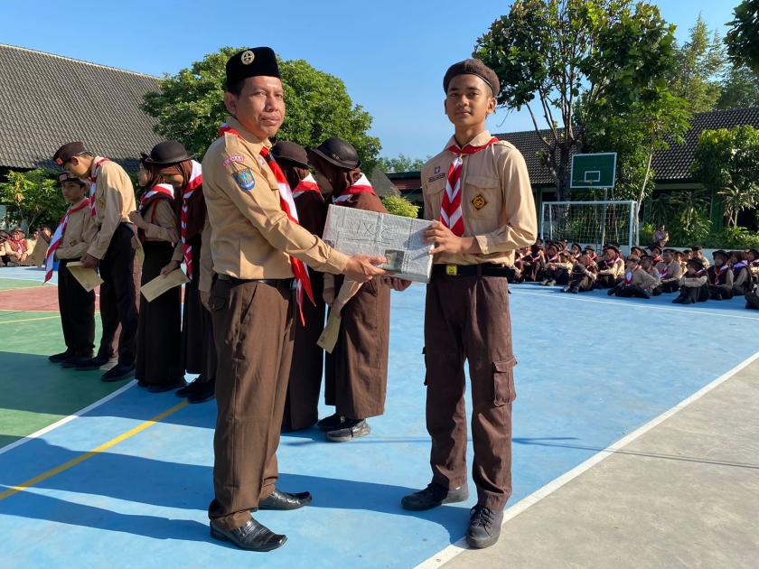 Kelas 9C MTsN 3 Sleman Menangkan Juara Mading Antarkelas