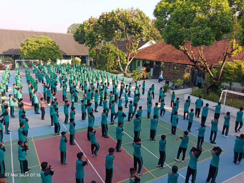 Rutinkan Senam dan Sarapan Sehat, MTsN 3 Sleman Upayakan Peningkatan Kebugaran dan Prestasi Siswa