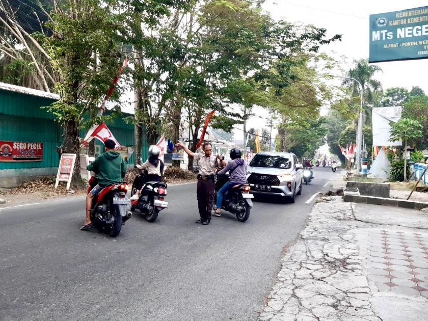 Siswanto, Satpam MTsN 3 Sleman Sigap Jaga Keamanan Para Siswa