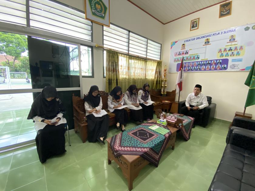 Gencarkan Pemberitaan Madrasah, Tim Publikasi MTs Negeri 3 Sleman Adakan Koordinasi