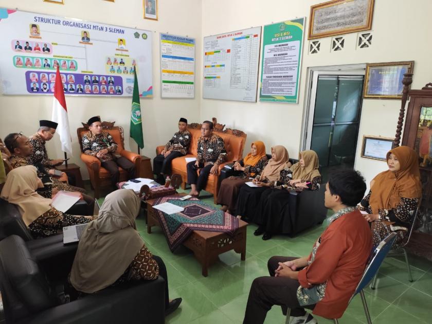 Perkuat Sinergi, MTsN 3 Sleman Gelar Rapat Koordinasi Persiapan EDM 2025