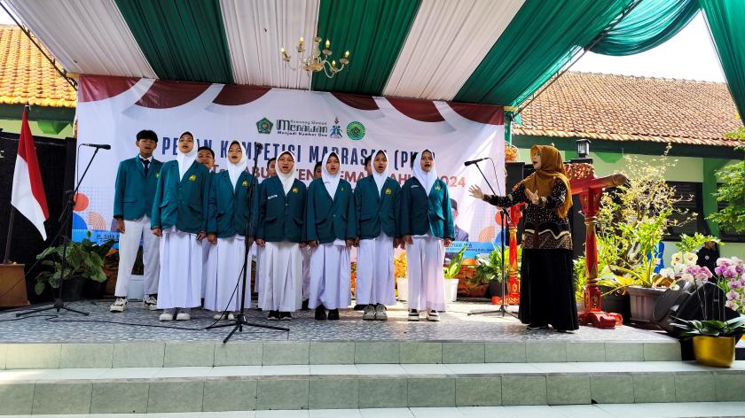 Padus Matsanega Tampil Memukau pada Pembukaan PKM 2024