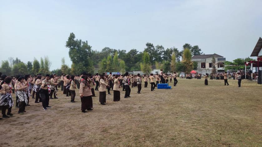 Gesit dan Lincah Penggalang MTs N 3 Sleman Ikuti Senam Pramuka Istimewa