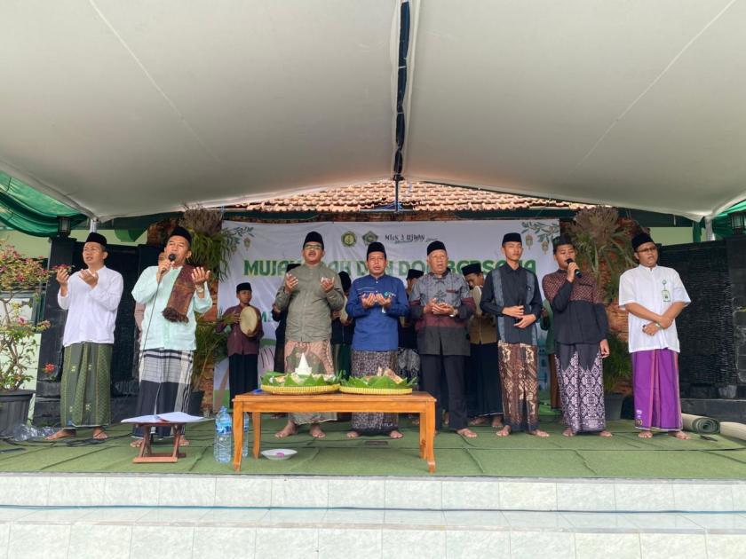 Masih dalam Rangkaian HSN 2025, MTsN 3 Sleman Langitkan Doa Gelar Mujahadah