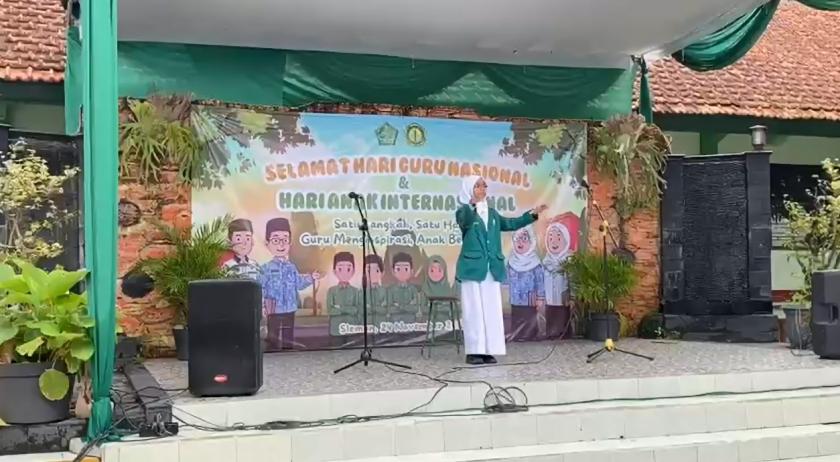 Tampil Percaya Diri, Fatimah Azahra VII C MTs Negeri 3 Sleman Menjadi Dirigen Hari Guru Nasional dan Hari Anak Internasional