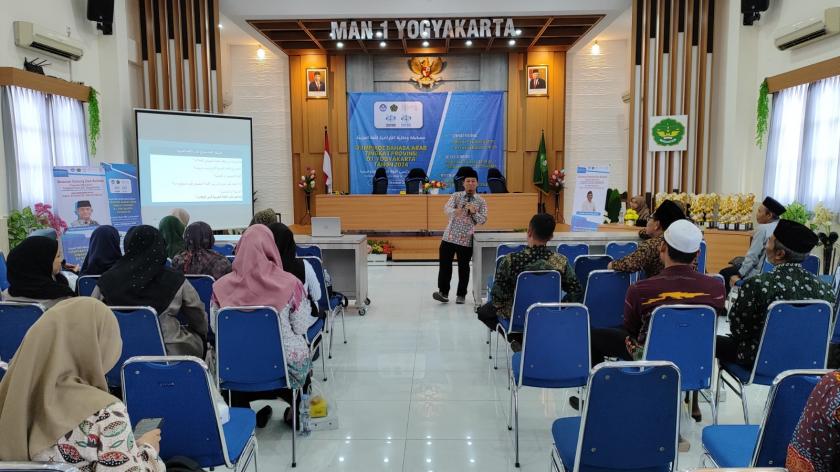 Tingkatkan Kemampuan Literasi Kritis, Guru Bahasa Arab MTs Negeri 3 Sleman Ikuti Seminar Kebahasaan Regional