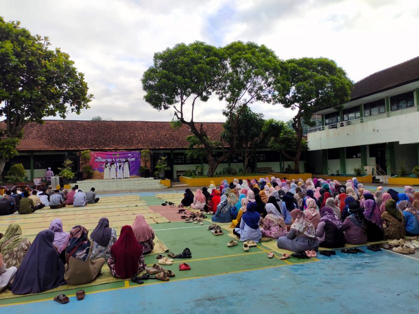 MC Empat Bahasa di Pengajian Orangtua di MTsN 3 Sleman Berjalan Khidmat dan Sukses