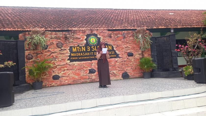 Story Telling Meriahkan Talent Show MTs Negeri 3 Sleman