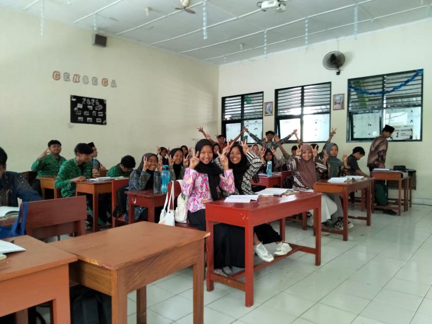 Hari Batik Nasional, MTsN 3 Sleman Kenakan Pakaian Batik