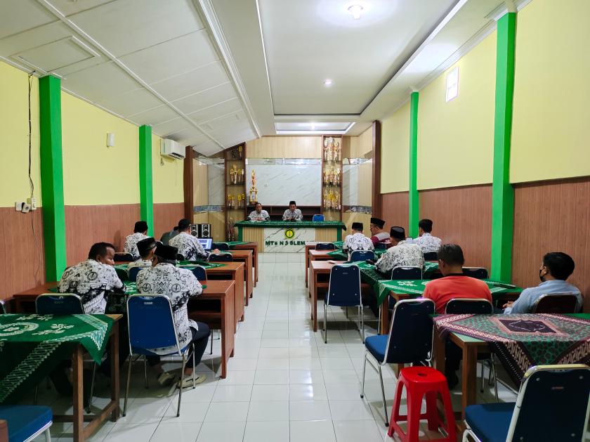Guru MTs Negeri 3 Sleman Gelar Rapat Koordinasi Terkait Pelaksanaan Salat Jumat