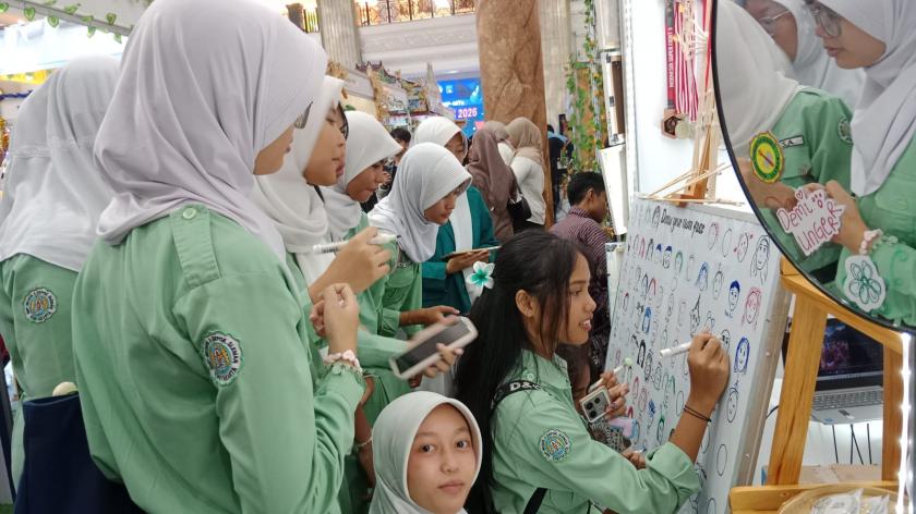 Pengunjung Antusias mencoba Pengalaman 