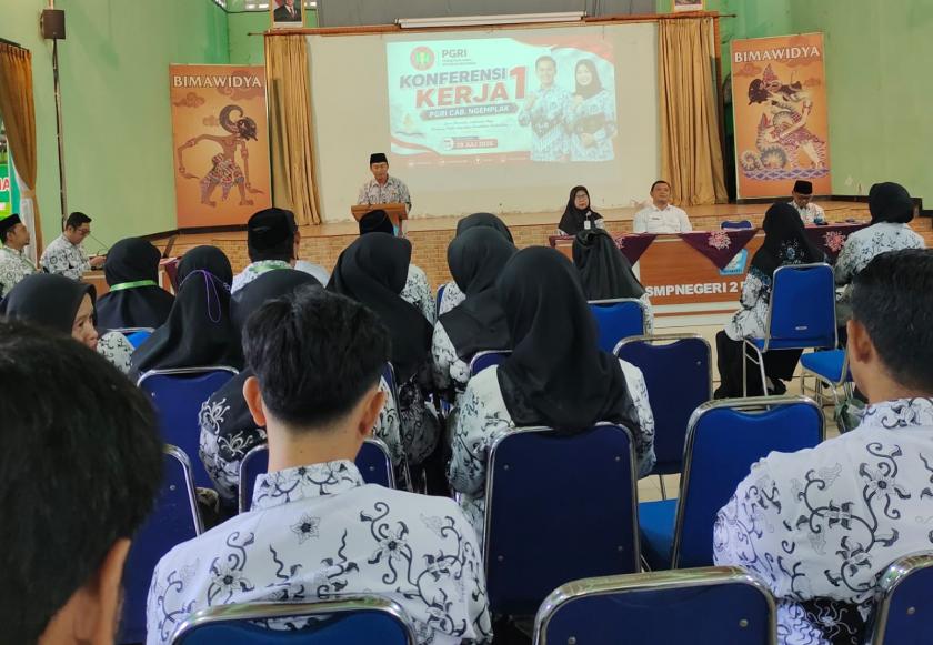 Kepala MTs Negeri 3 Sleman Hadiri Konker PGRI Cabang Ngemplak