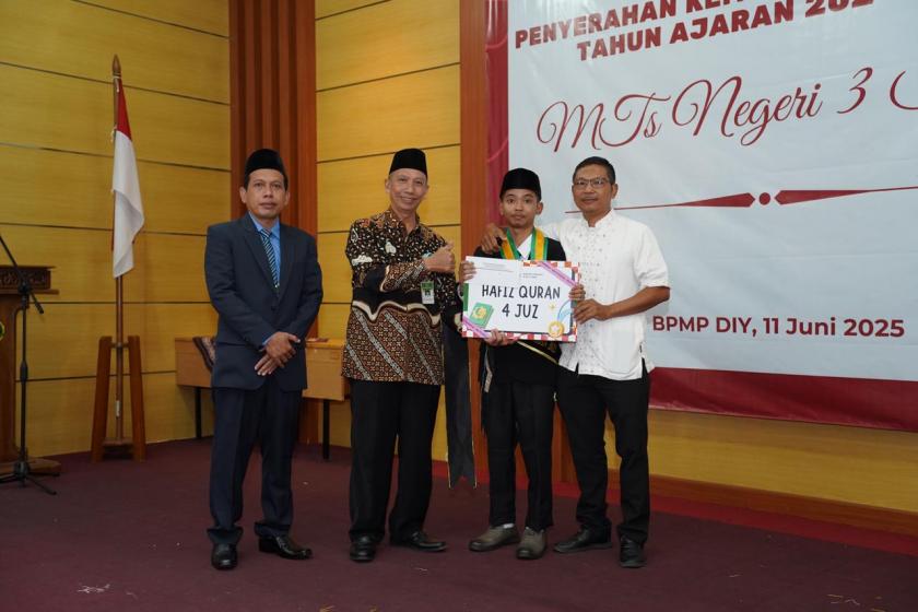 Penyerahan Kembali Siswa Kelas IX, MTs Negeri 3 Sleman Apresiasi Siswa Penghafal Alquran