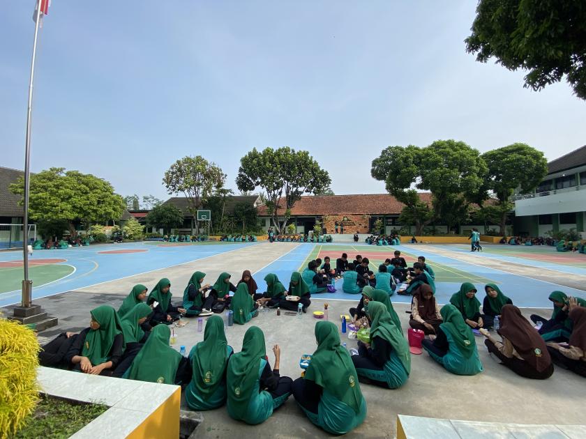 Kuatkan Jiwa Raga, MTs Negeri 3 Sleman Gelar Sarapan Menu Sehat Bersama