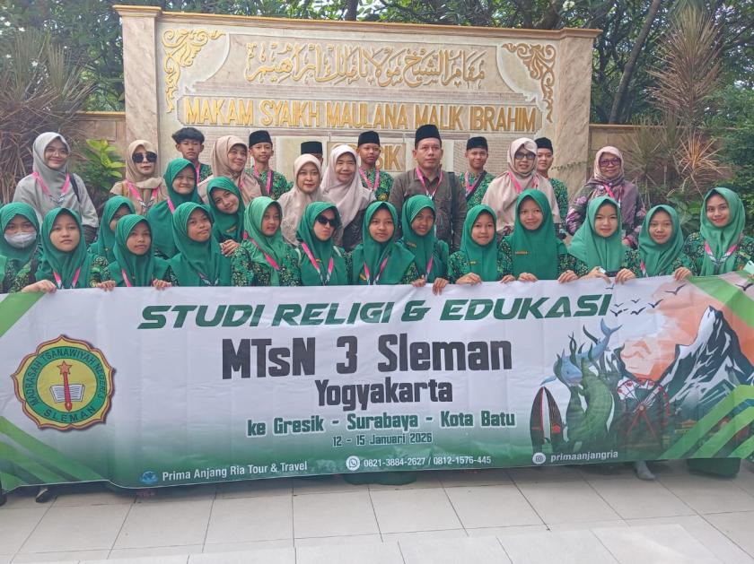 Perkuat Literasi dan Spiritual, Siswa Kelas VIII MTsN 3 Sleman Gelar Studi Religi dan Edukasi di Jawa Timur