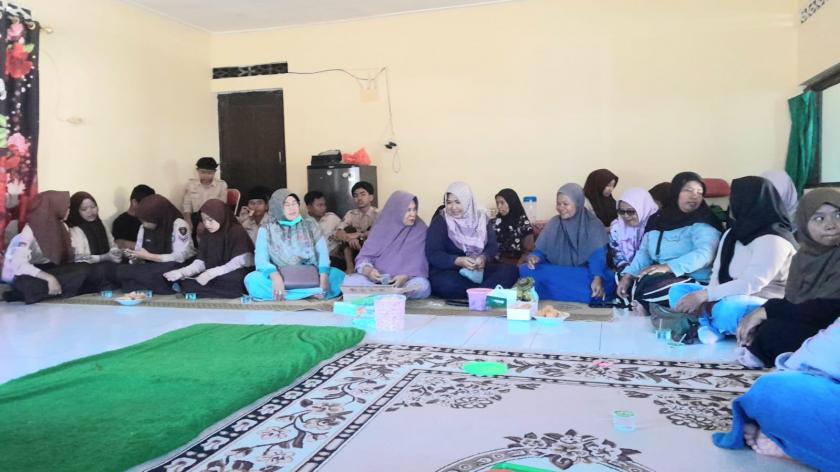 Pererat Tali Silaturahmi, Tim MTsN 3 Sleman Bezuk Muhammad Riski yang Sedang Sakit
