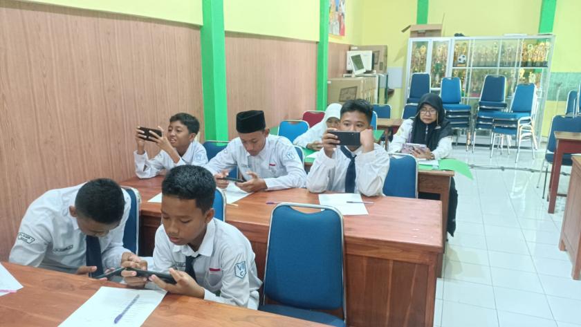 Tingkatkan Motivasi Belajar Matematika Siswa MTs Negeri 3 Sleman, Mahasiswa UIN Manfaatkan Aplikasi Geogebra