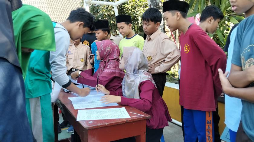 Semangat, MTs Negeri 3 Sleman Kembalikan Ijazah dan ASPD Murid Baru