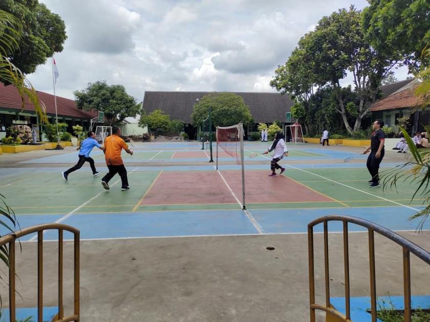 Tim Bulu Tangkis MTs Negeri 3 Sleman Gelar Latihan Jelang Lomba HAB ke-80 Kemenag Sleman