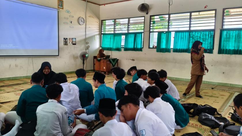 Sosialisasi SMA, SMK, dan MA Perluas Wawasan Siswa Kelas IX MTs Negeri 3 Sleman