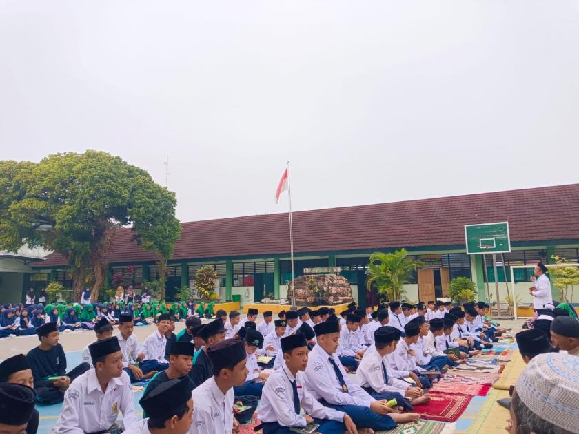 MTsN 3 Sleman Gelar Pembukaan Ekstrakulikuler Tahfidz, Gaungkan Murojaah QS An-Naba Serentak di Lapangan Utama