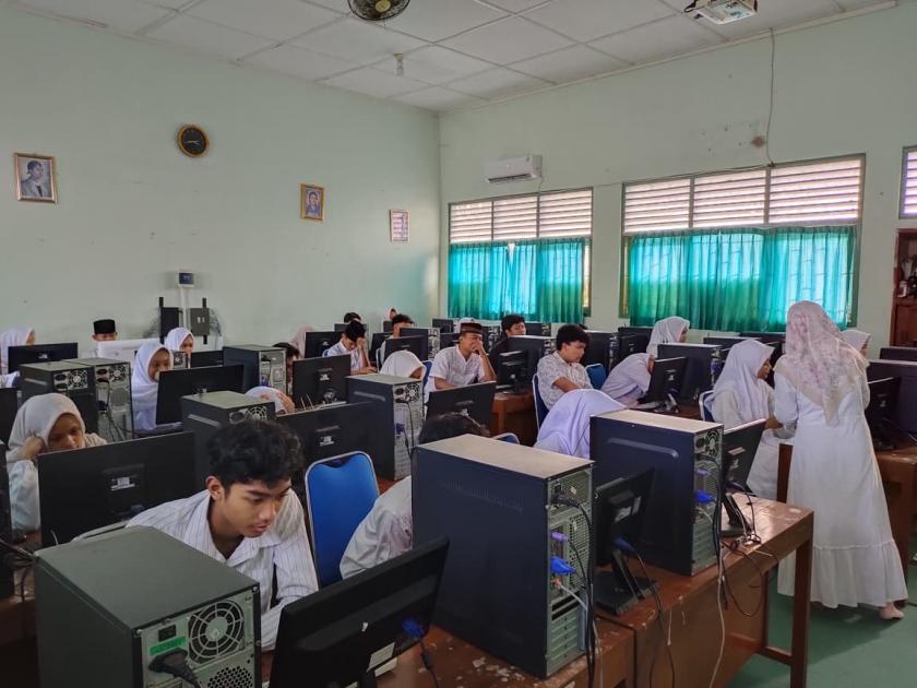 Siswa MTs Negeri 3 Sleman Antusias Ikuti Ujian Bahasa Inggris PP TKA/TKAD Hari Ketiga