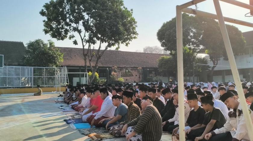 Langitkan Doa Sebelum Laga: Kemeriahan Agustusan di MTsN 3 Sleman Diawali Salat Dhuha
