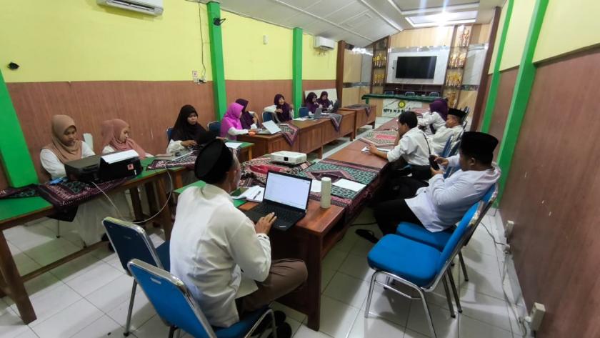 Rapatkan Barisan Singsingkan Lengan, MTsN 3 Sleman Matangkan Dokumen Jelang PKKM 2026