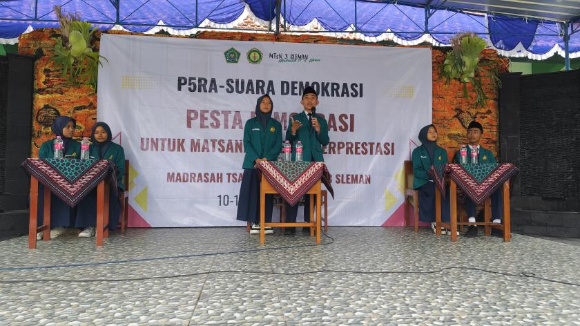 Paslon 02 Janjikan 3K dalam Orasi Pemilos 2024 MTs Negeri 3 Sleman