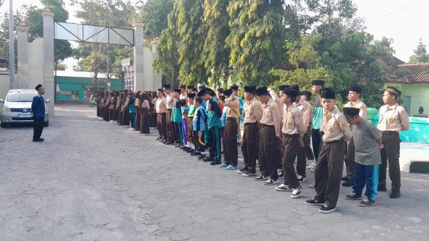 Apel Samapta di MTs N 3 Sleman Bentuk Karakter Disiplin Sejak Dini