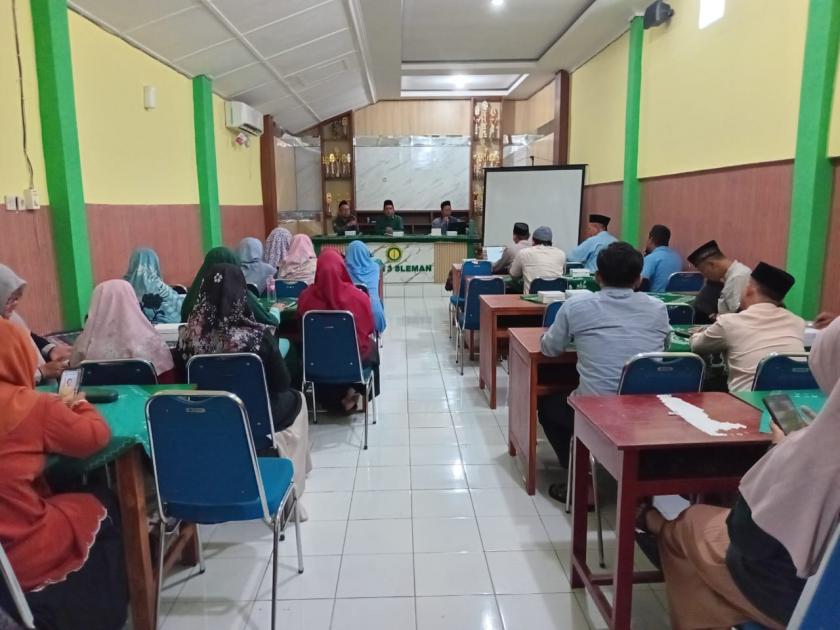Rapat Dinas Pembagian Tugas Semester Genap Berlangsung Demokratis