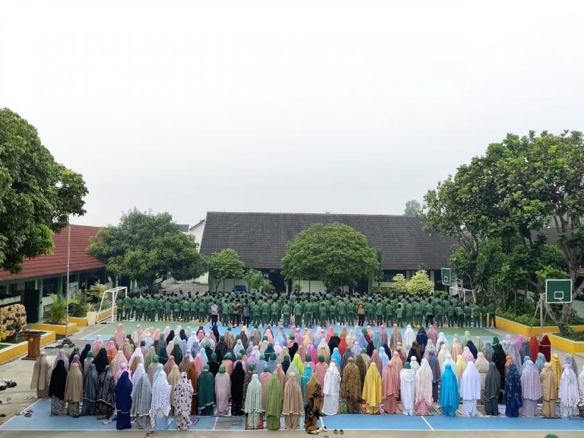 Semarakkan Ramadan,  MTsN 3 Sleman Gelar Salat Duha Berjamaah di Halaman Madrasah