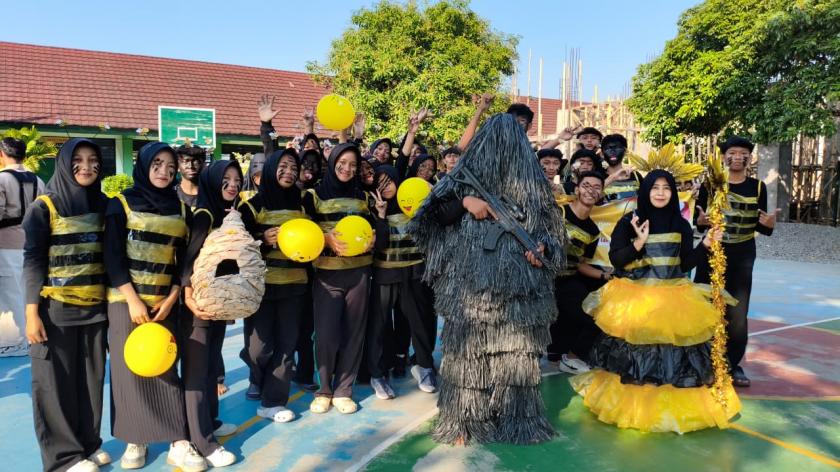 Pawai Kebangsaan HUT Ke-81 RI di MTsN 3 Sleman: Unik dan Tampil Beda, Kelas IX E Usung Tema Lebah Madu hingga Hantu Rimba