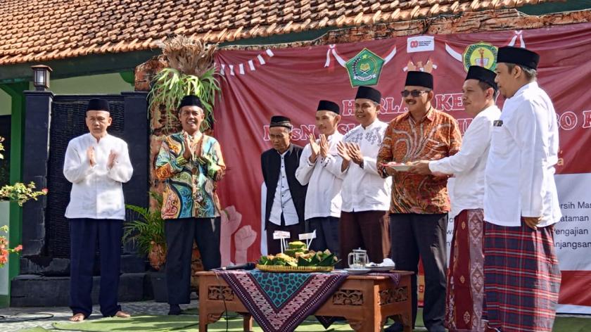 Penuh Syukur, Potong Tumpeng Harlah 57 Digelar MTs Negeri 3 Sleman