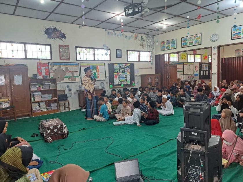 Bangun Karakter, Guru MTs Negeri 3 Sleman Menjadi Narasumber