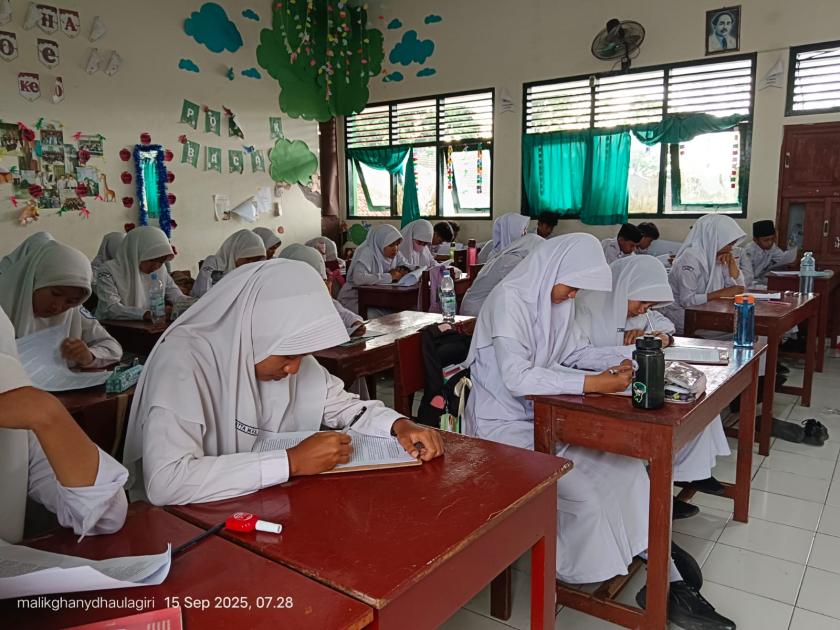 Genjot Daya Literasi Siswa, MTsN 3 Sleman Isi Senin Pagi Dengan Kegiatan Literasi