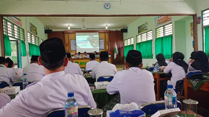 Kepala MTs Negeri 3 Sleman Aktif Kegiatan RAKORPIM Tingkat Provinsi