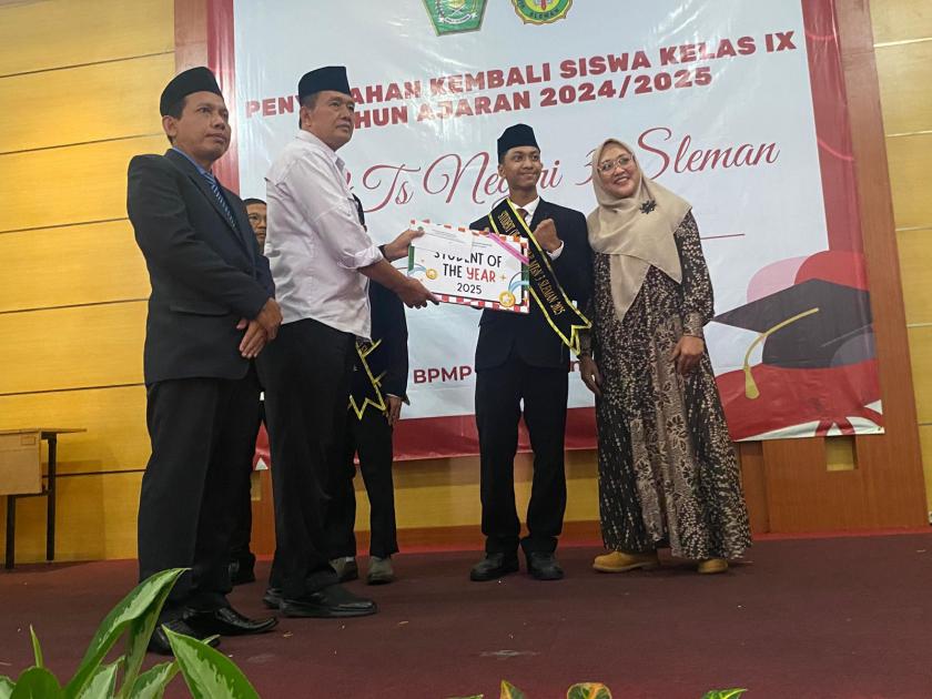 Kelulusan MTs Negeri 3 Sleman Penuh Hari Bahagia saat Momentum Awarding